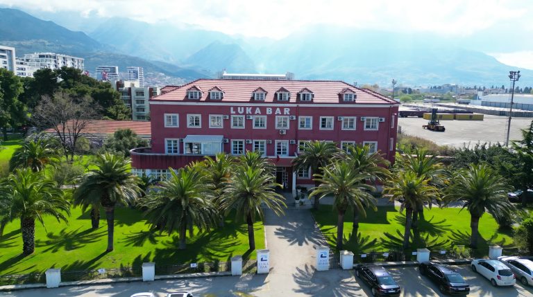 Luka Bar - Fotografija